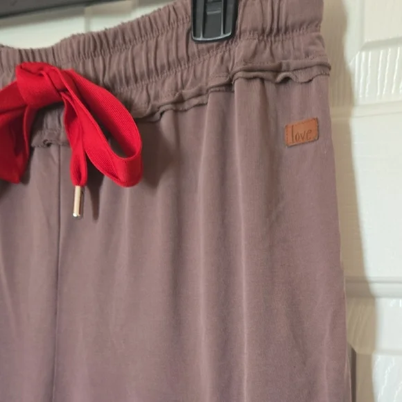 Peace Love World M BOHO Espresso & Red RUFFLE Flare Pants UNIQUE FESTIVE So Soft - Picture 7 of 16